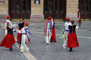 Bask halk dansı sergisi