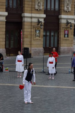 Bask halk dansı sergisi