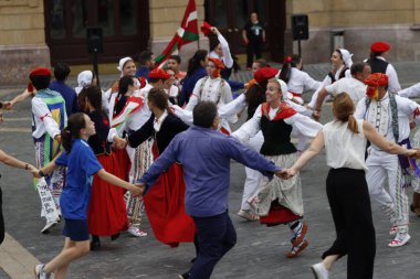 Bask halk dansı sergisi