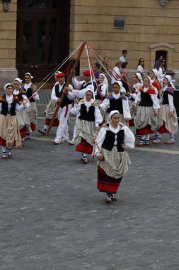 Bask halk dansı sergisi