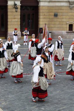 Bask halk dansı sergisi