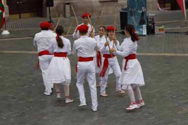 Bask halk dansı sergisi