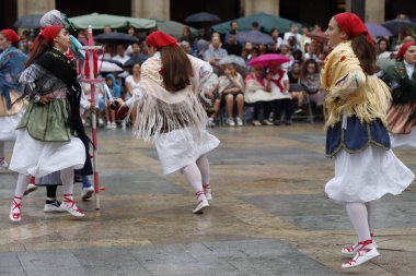 Bask halk dansı sergisi