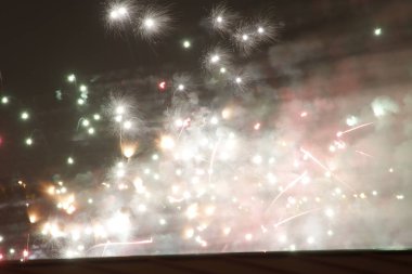 Bir yaz gecesinde havai fişek gösterisi