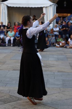 Bask Ülkesinden halk dansı