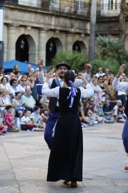 Bask Ülkesinden halk dansı