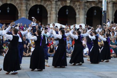 Bask Ülkesinden halk dansı