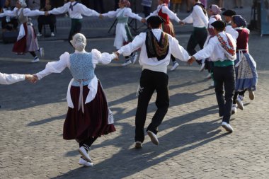 Bask Ülkesinden halk dansı