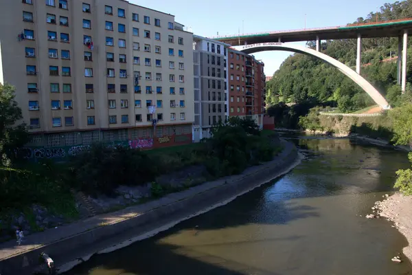Híd Bilbao Folyó Felett — Stock Fotó