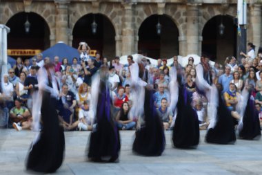 Bask halk dansı festivali