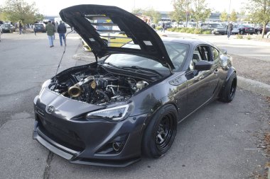 Araba ve kahvaltı Ann Arbor 'un eteklerinde toplanıyor.