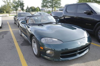 Araba ve kahvaltı Ann Arbor 'un eteklerinde toplanıyor.