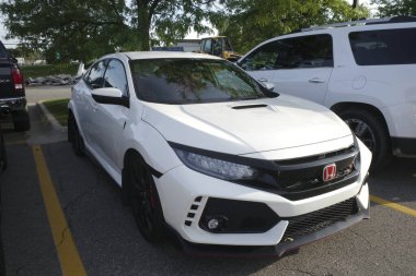 Araba ve kahvaltı Ann Arbor 'un eteklerinde toplanıyor.