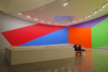 Bir müzede sanatsal kurulum