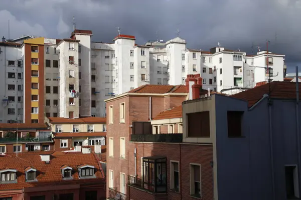 İspanya 'nın Bilbao kentindeki binalar