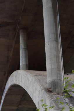 Bilbao şehrinde beton köprü