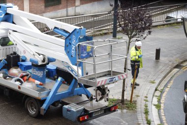 Sokağa bir sokak lambası yerleştirildi
