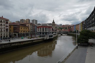 Bilbao şehrindeki şehir manzarası