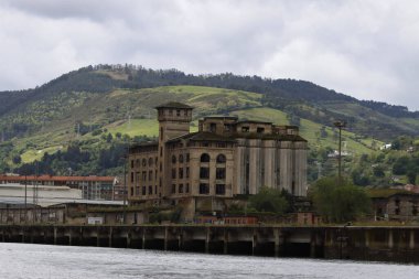 Bilbao nehrinde sanayi ortamı