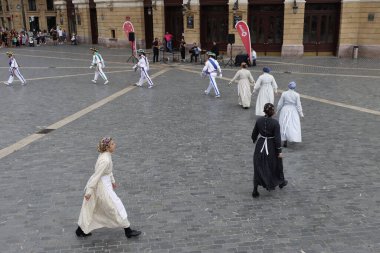 İspanya 'nın Bilbao şehrinde halk dansı sergisi