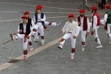 Bask halk dansı sergisi