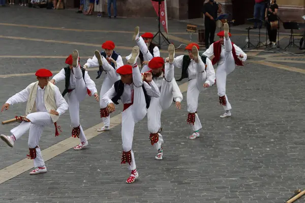 Bask halk dansı sergisi