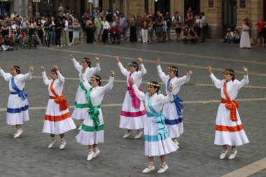 Bask halk dansı sergisi