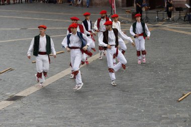 Bask halk dansı sergisi