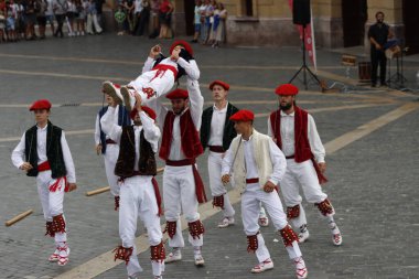 Bask halk dansı sergisi