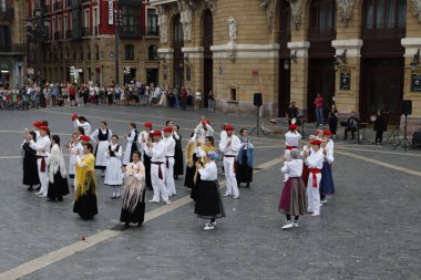 Bask halk dansı sergisi