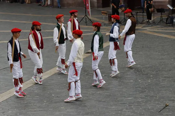 Bask halk dansı sergisi