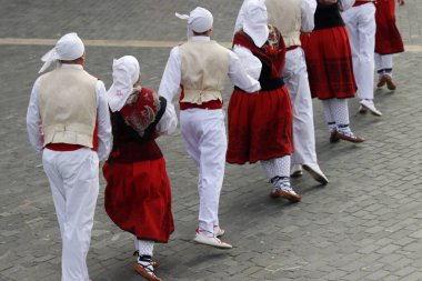 Bask halk dansı sergisi