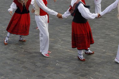 Bask halk dansı sergisi