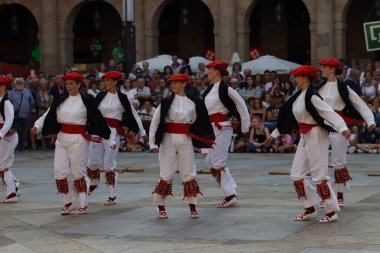 Bask halk dansı sergisi