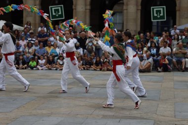 Bask halk dansı festivali