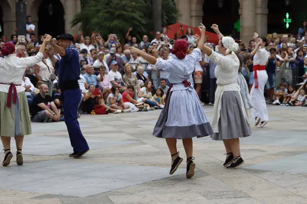 Bask halk dansı festivali