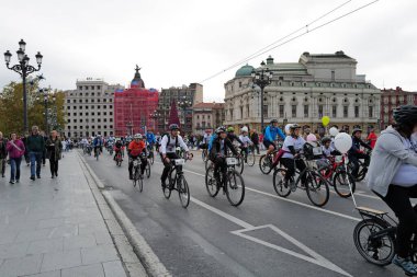 İspanya Bilbao 'da sürdürülebilir ulaşım için bisiklet yürüyüşü