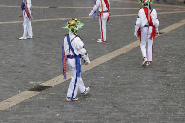 Bask halk dansı gösterisi
