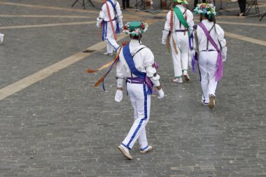 Bask halk dansı gösterisi