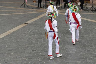 Bask halk dansı gösterisi