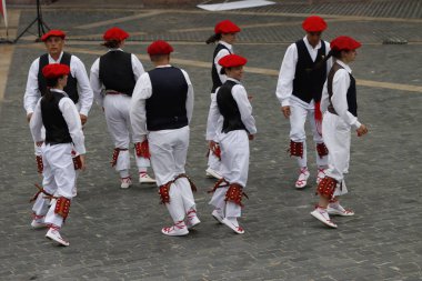 Bask halk dansı festivali