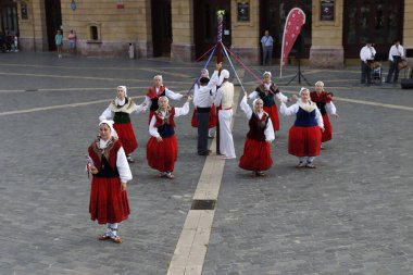 Bask halk dansı festivali