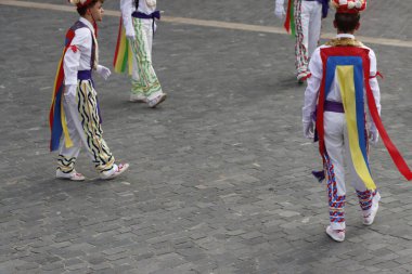 Bask halk dansı gösterisi