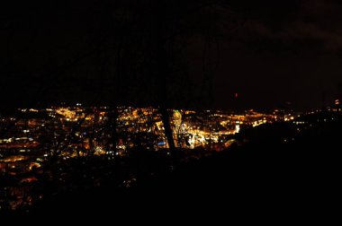 Bilbao şehrinin gece manzarası