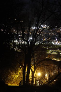 Şehir parkında gün batımı