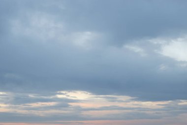 Sabah bulutlu gökyüzü