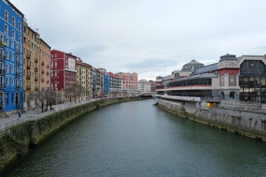 İspanya 'nın Bilbao şehrinde şehir manzarası