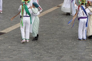 Bask halk dansı gösterisi