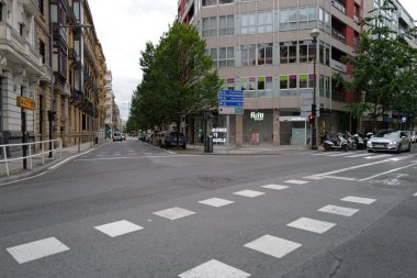 İspanya 'nın San Sebastian şehrinde bir sokak.