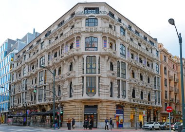 İspanya 'nın Bilbao şehrinde klasik bina